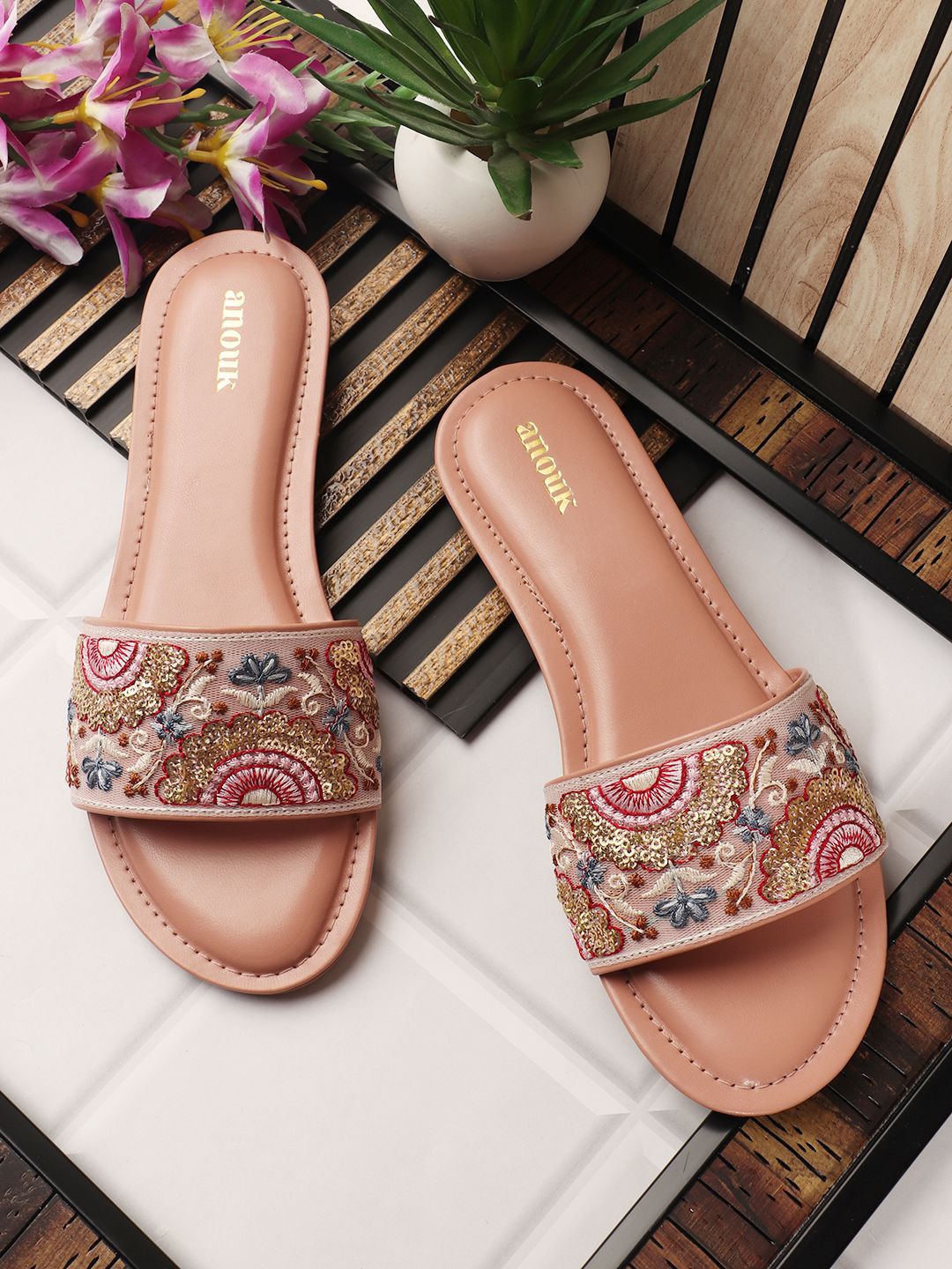 

Anouk Women Ethnic Open Toe Flats with Embroidered, Peach