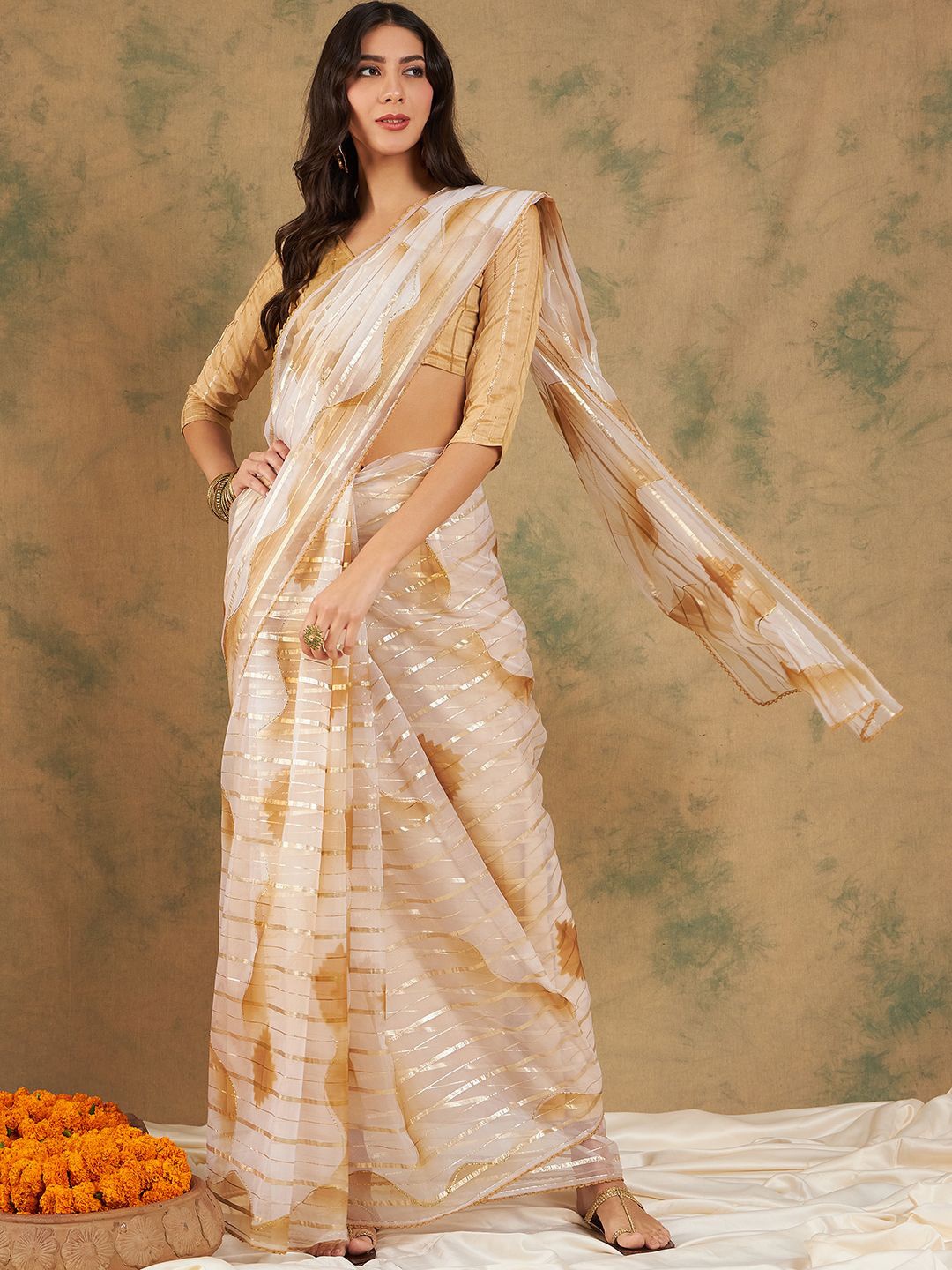 

DIVASTRI Woven Design Zari Organza Kanjeevaram Saree, Beige