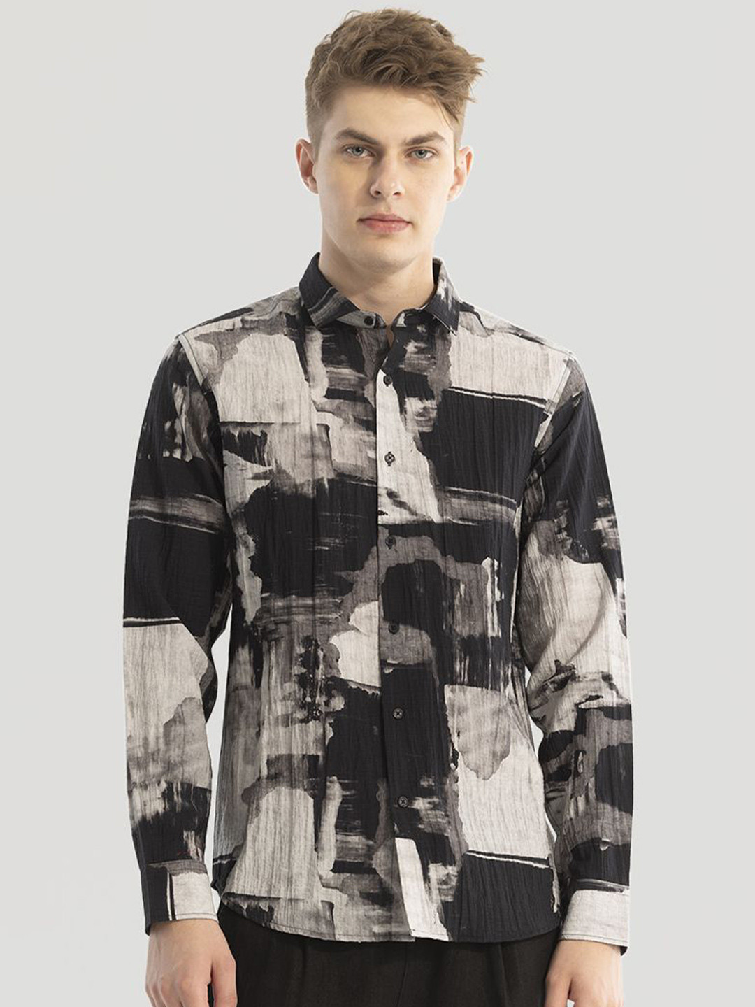 

Snitch Men Smart Spread Collar Abstract Printed Slim Fit Casual Shirt, Black