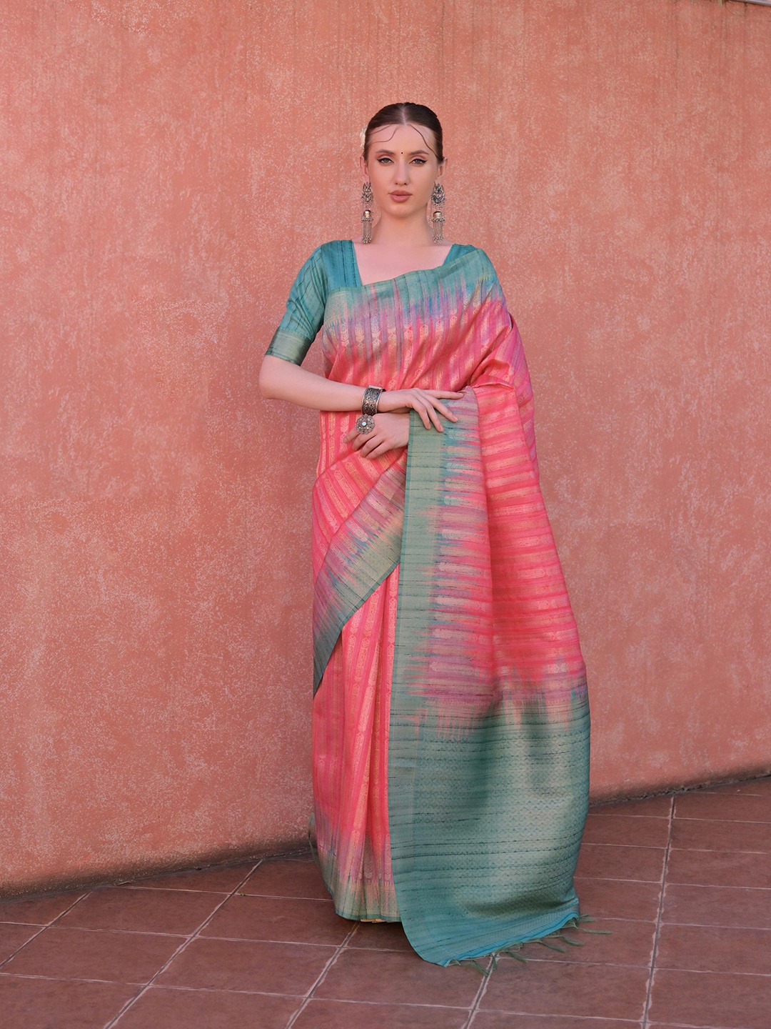 

Kandora Woven Design Zari Tussar Saree, Pink