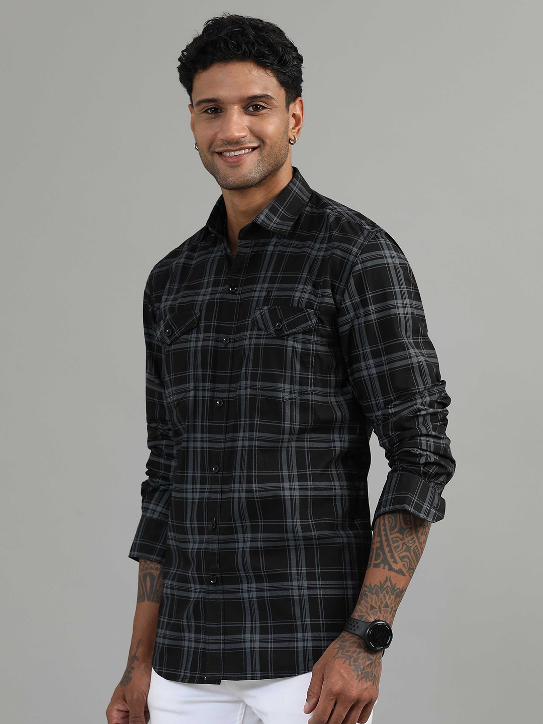 

SORATIA Men Spread Collar Tartan Checked Cotton Casual Shirt, Black