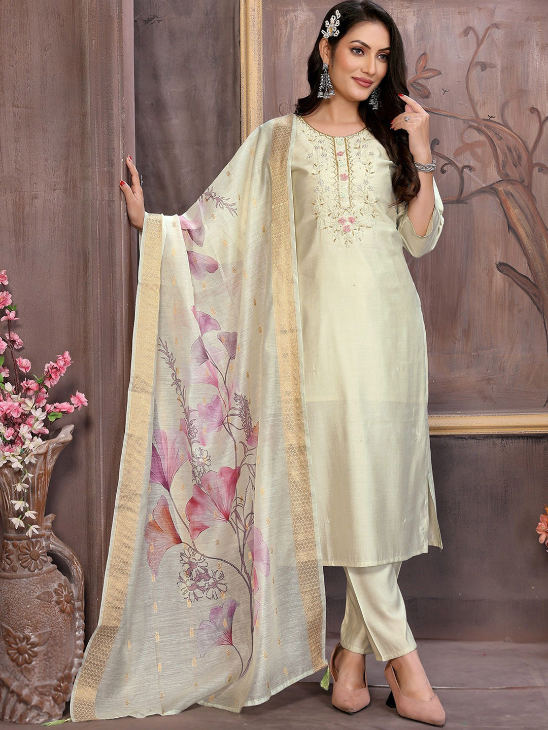 

VEDANT VASTRAM Women Floral Embroidered Regular Aari Work Kurta with Trouser & Dupatta, Yellow