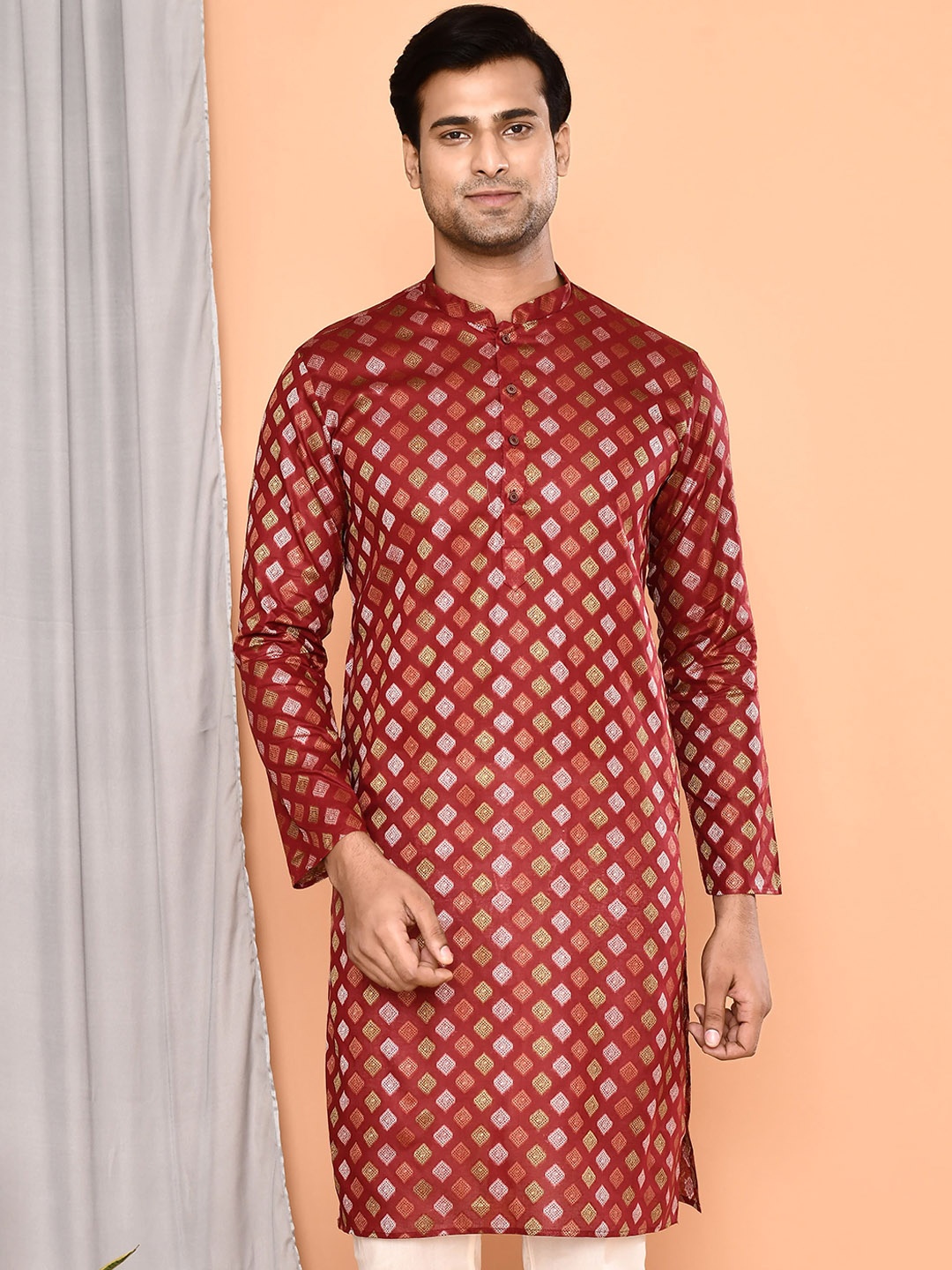 

MAAHI FABS Men Geometric Thread Work Kurta, Maroon