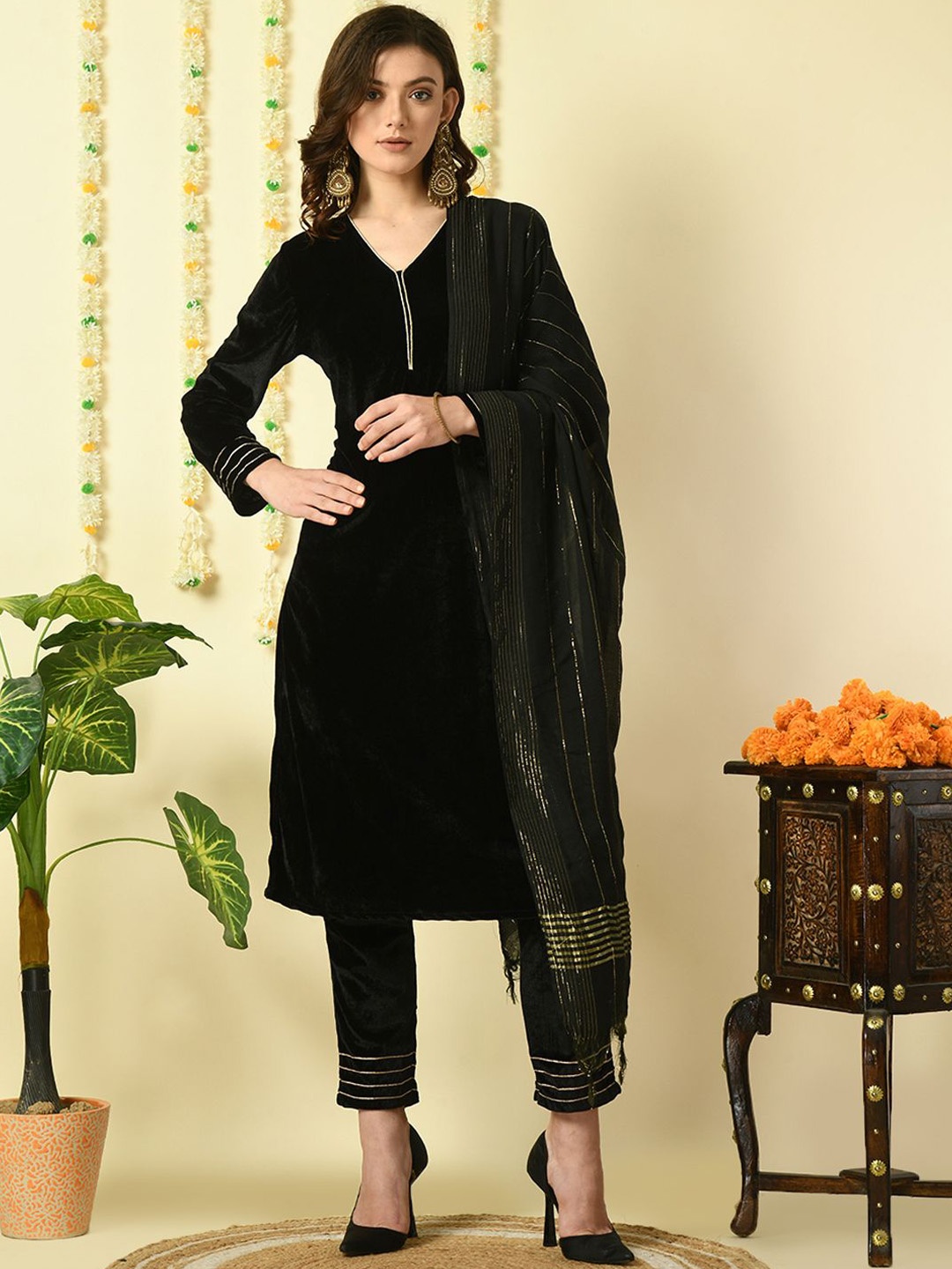 

KALINI Women Regular Velvet Kurta with Trousers & With Dupatta, Black