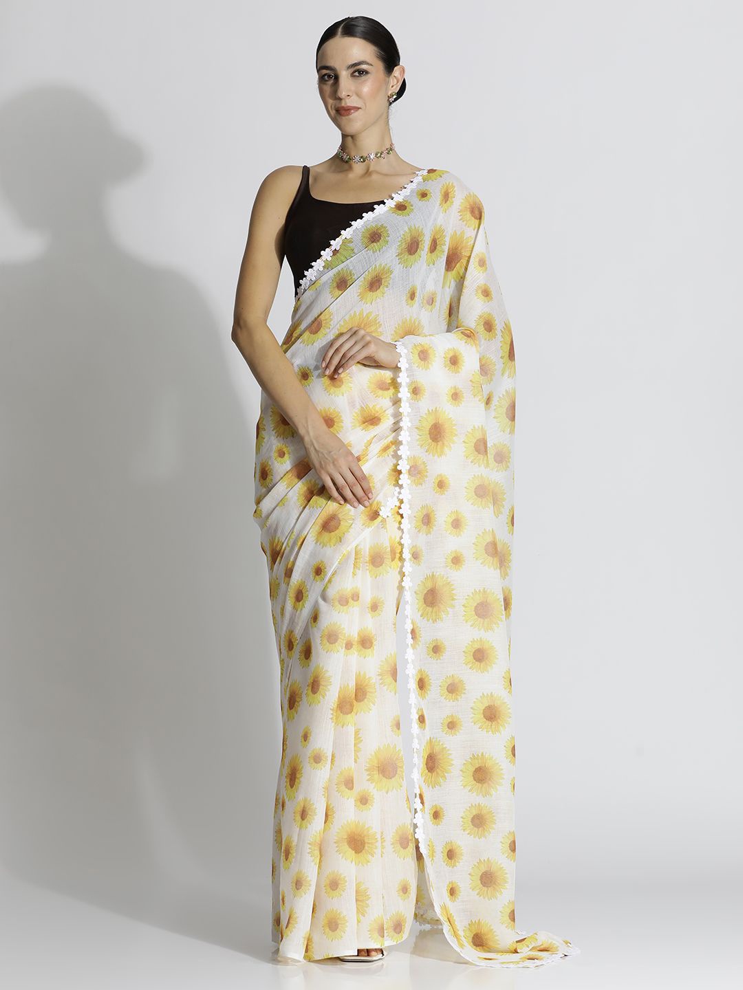 

Jaipur Kurti Floral Pure Linen Designer Saree, Yellow