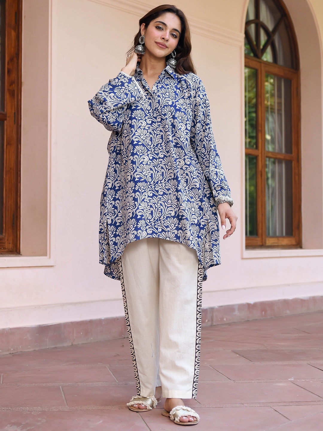 

Bunaai Riya Floral Printed Tunic With Trousers, Blue