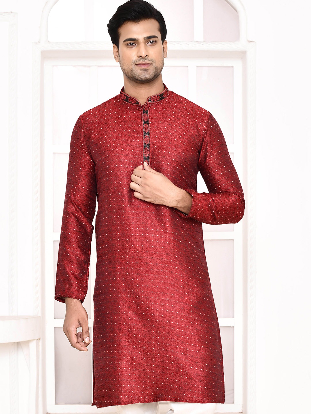 

MAAHI FABS Men Polka Dot Thread Work Kurta, Maroon