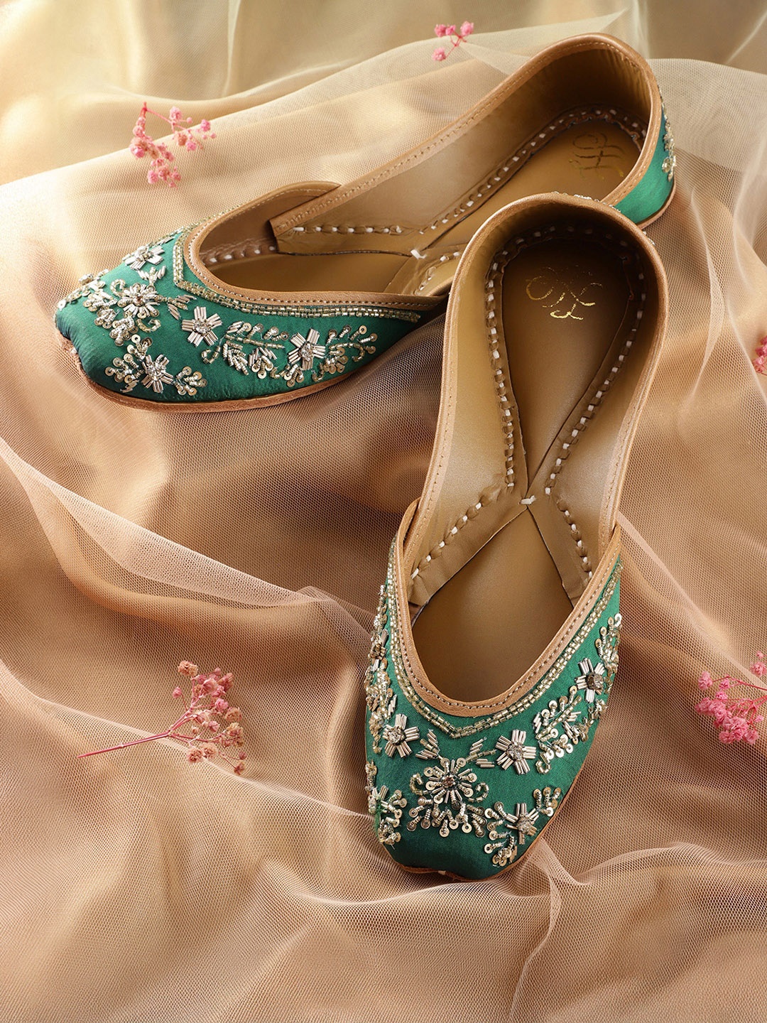 

House of Pataudi Women Embellished Ethnic Mojaris, Green
