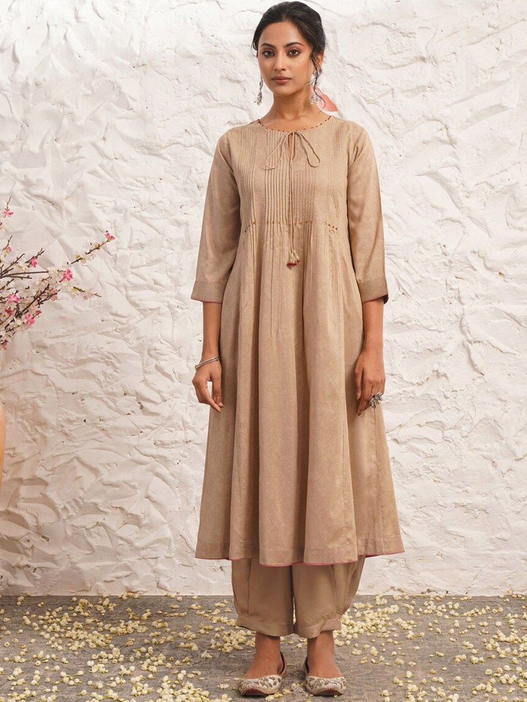 

JAYPORE Tie-Up Neck Three Quarter Sleeves A-Line Kurta Set, Beige