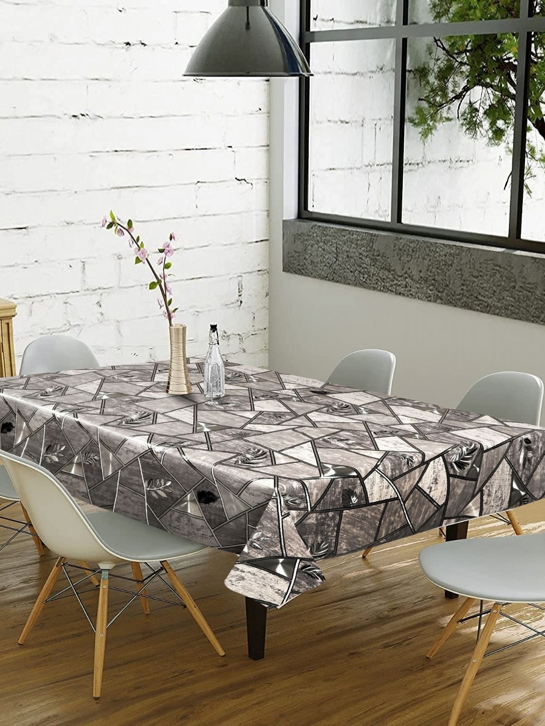 

LooMantha Grey & White Geometric Printed Waterproof 6-Seater Table Cover