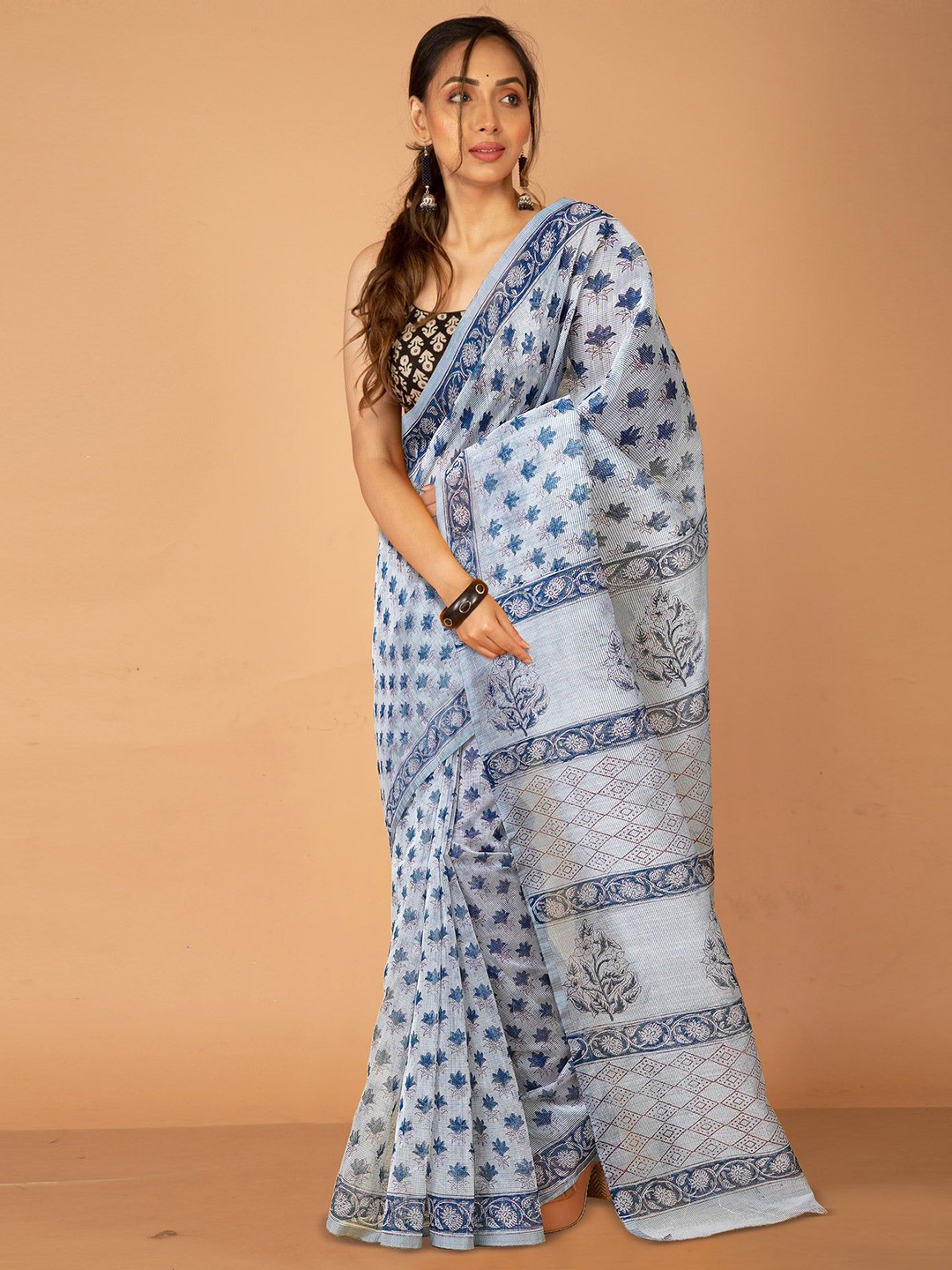 

Unnati Silks Floral Printed Supernet Handloom Block Print Saree, Grey