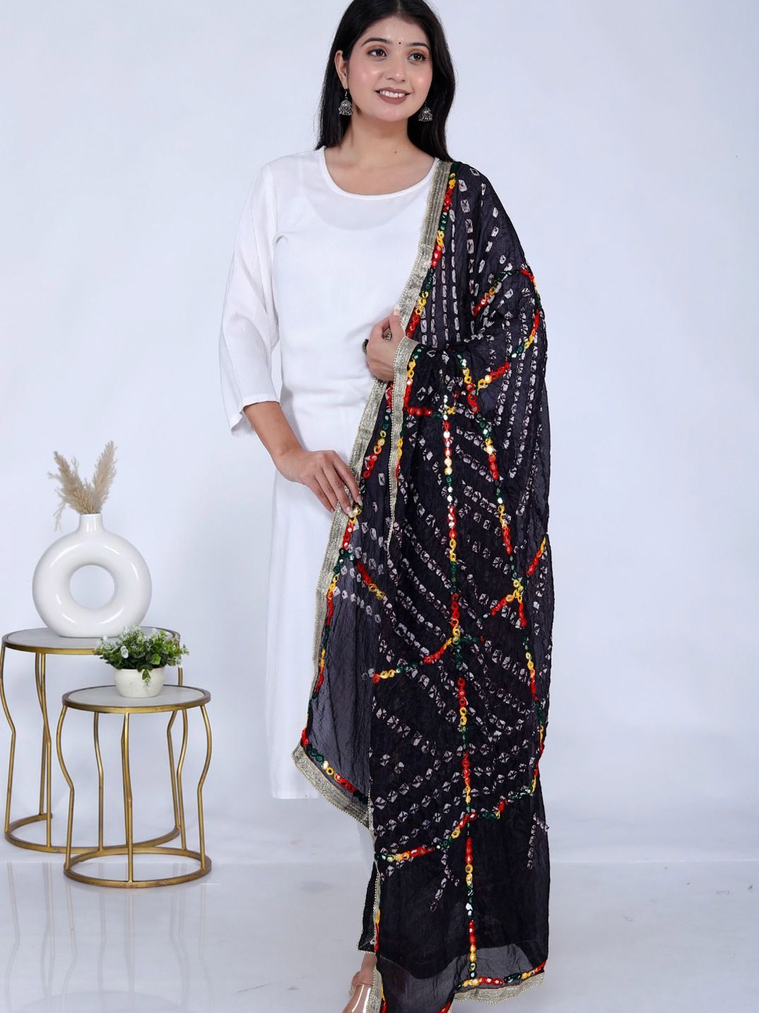 

VL SAREES Embroidered Bandhani Dupatta with Mirror Work, Black