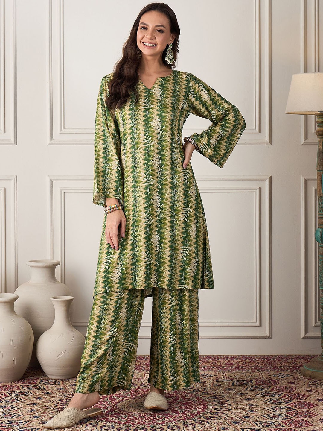 

InWeave Women Abstract Printed Kurta With Palazzo, Green