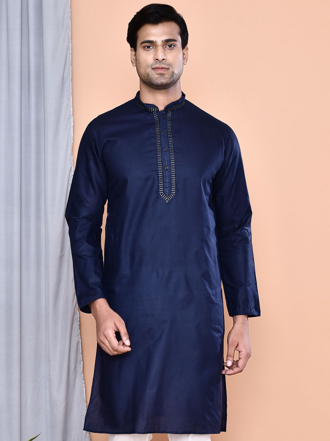 

MAAHI FABS Men Thread Work Kurta, Blue
