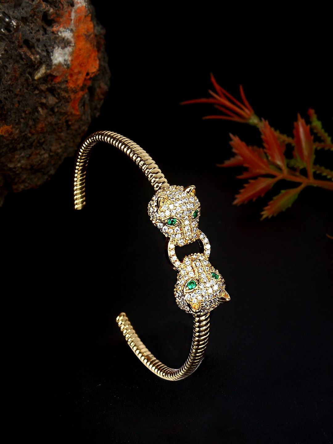 

KPOP Gold-Plated Cubic Zirconia Studded Cuff Bracelet