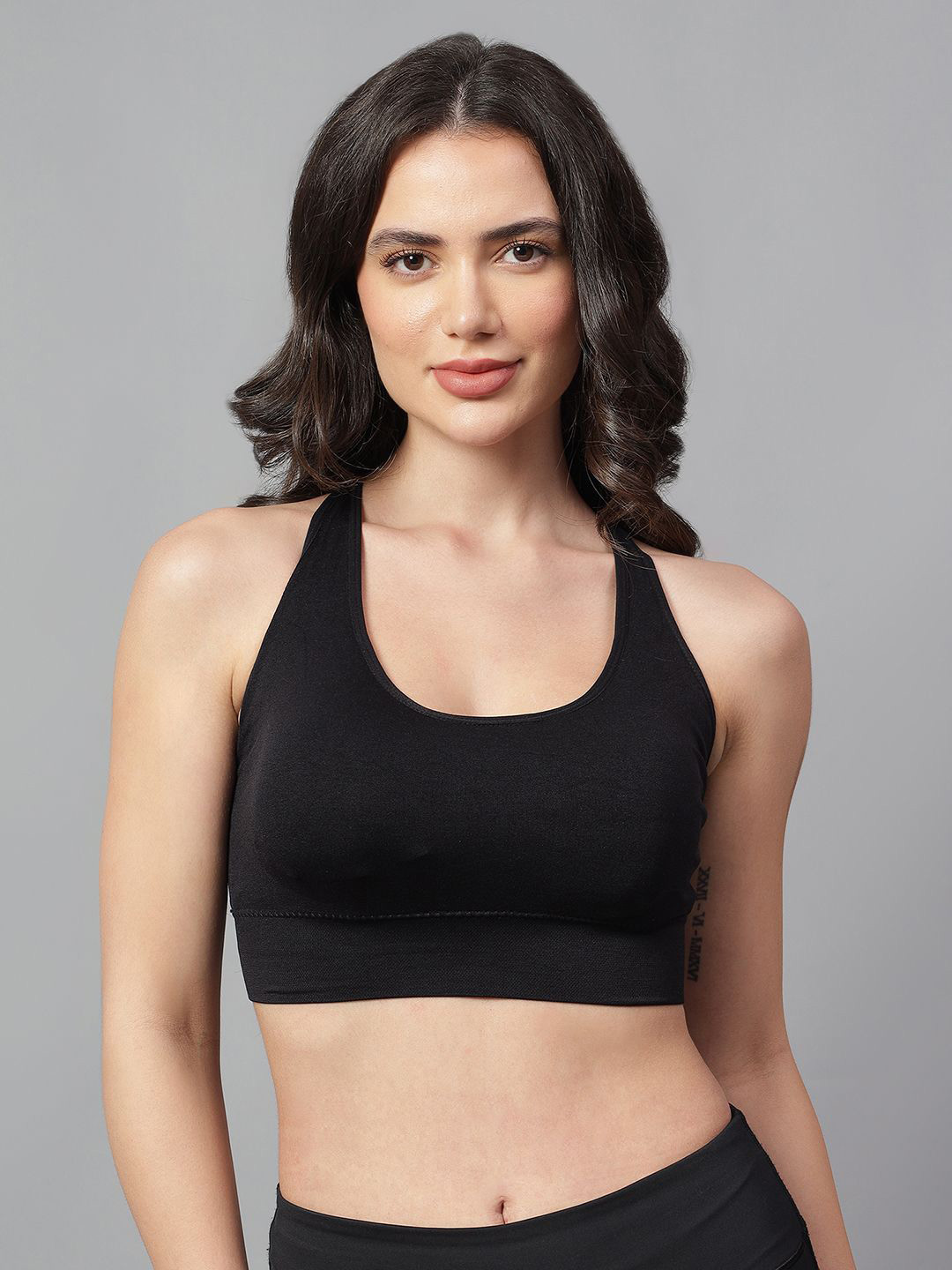 

Velvi FIGURE Medium Coverage Lightly Padded Bra, Black