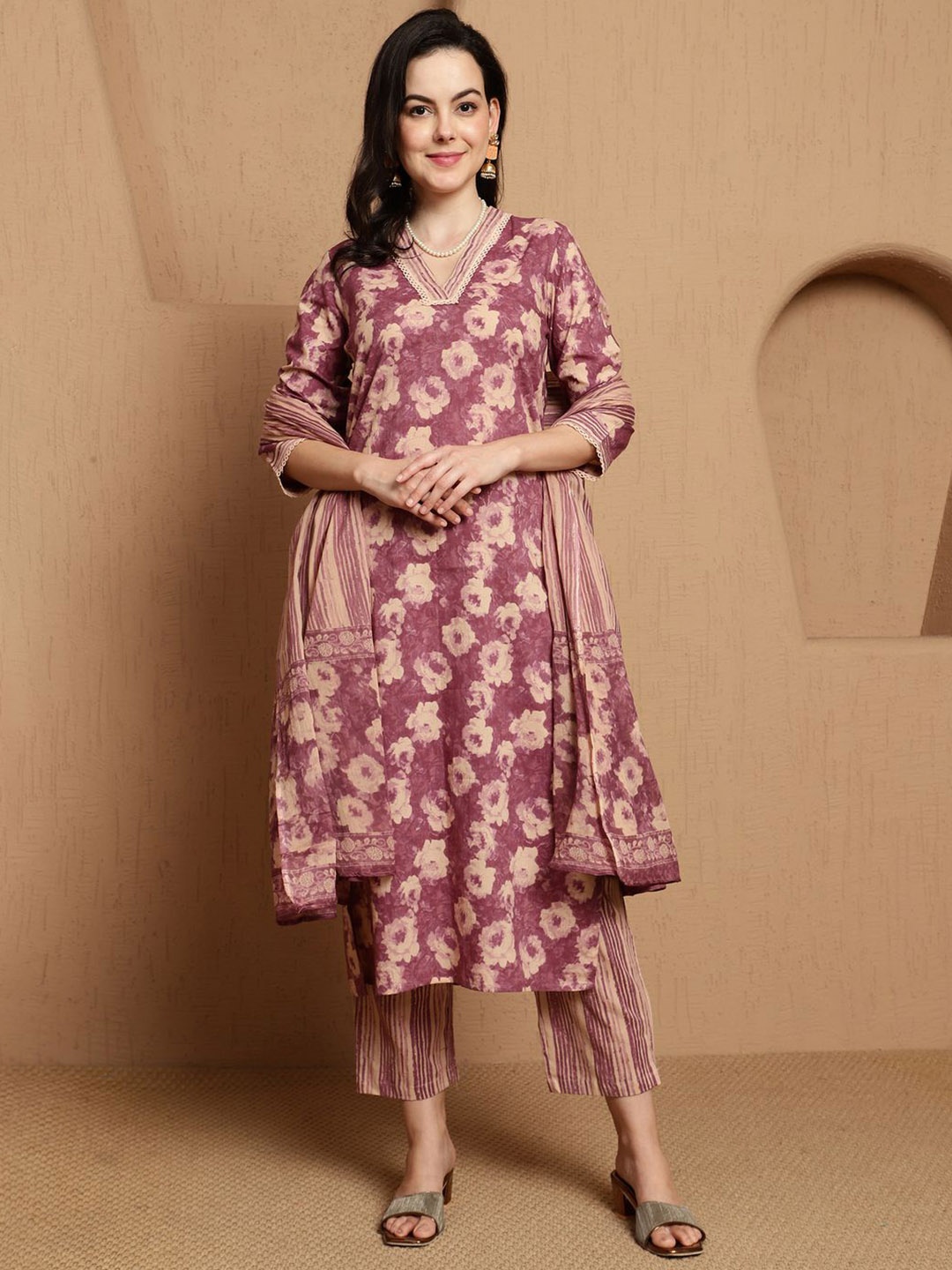 

BANDIA Women Floral Printed Regular Pure Cotton Kurta with Trousers & Dupatta, Mauve