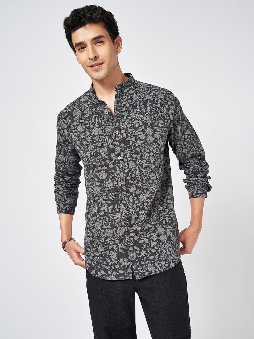 

7 Alt by Pantaloons Men Mandarin Collar Micro Ditsy Printed Cotton Slim Fit Casual Shirt, Black