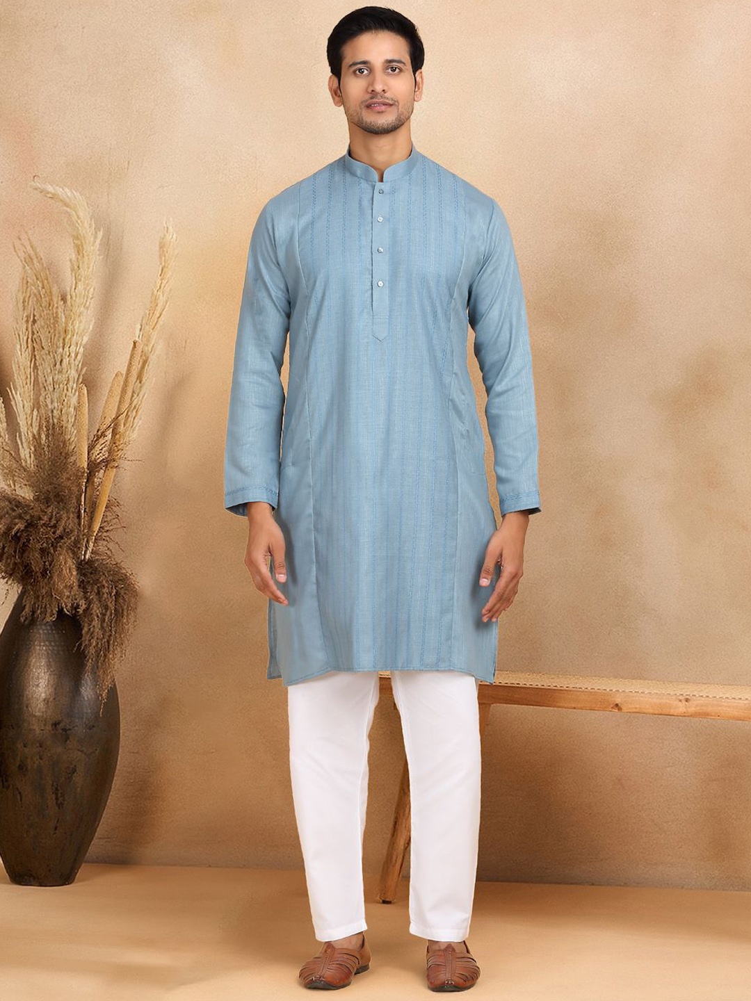 

KRAFT INDIA Men Striped Thread Work Pastels Kurta, Blue
