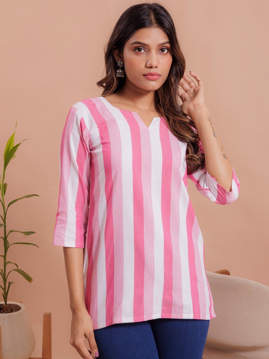 

Goti's Women Printed Thread Work Kurta, Pink