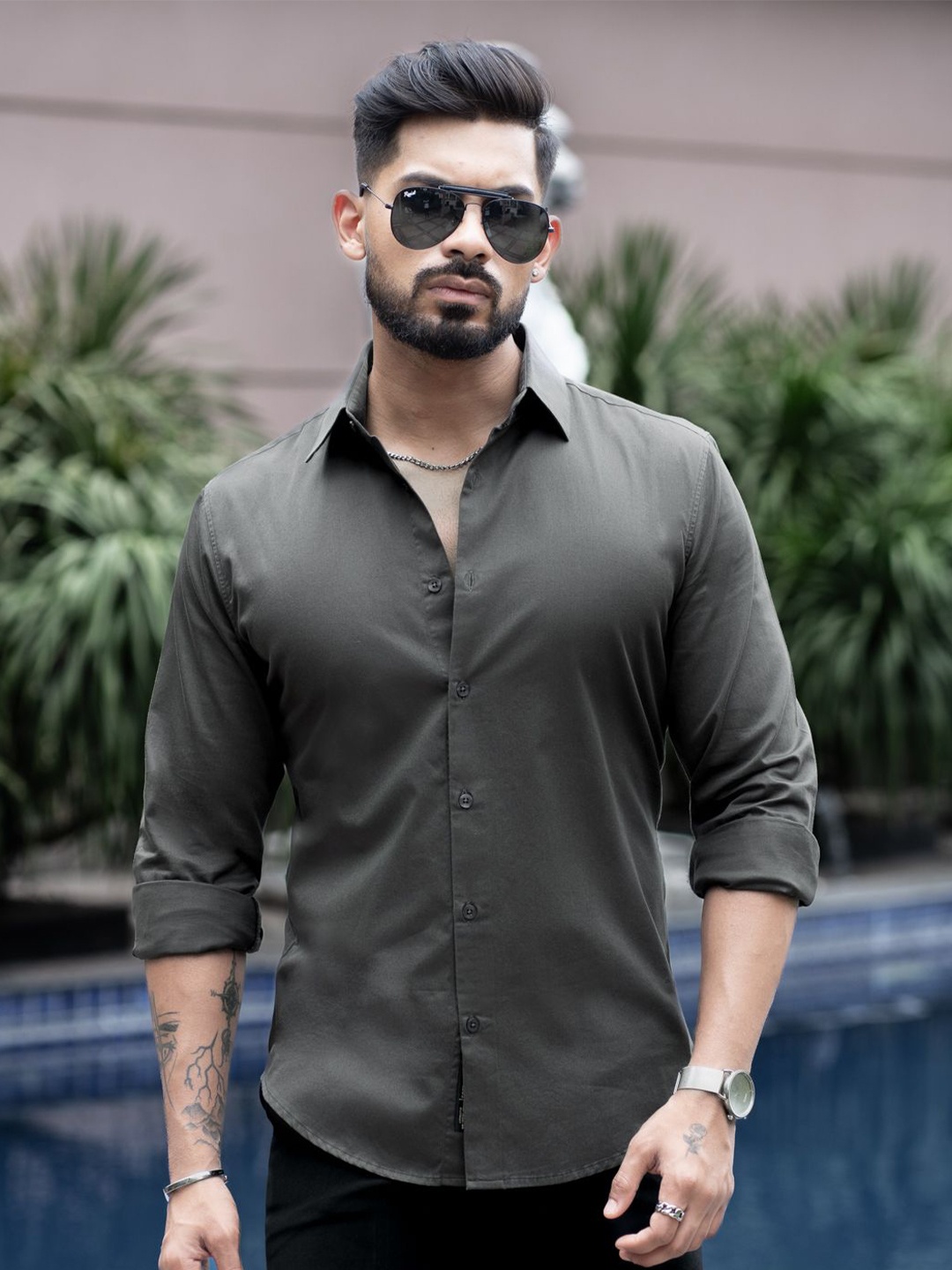 

Urban Scissors Men Standard Spread Collar Solid Cotton Casual Shirt, Grey