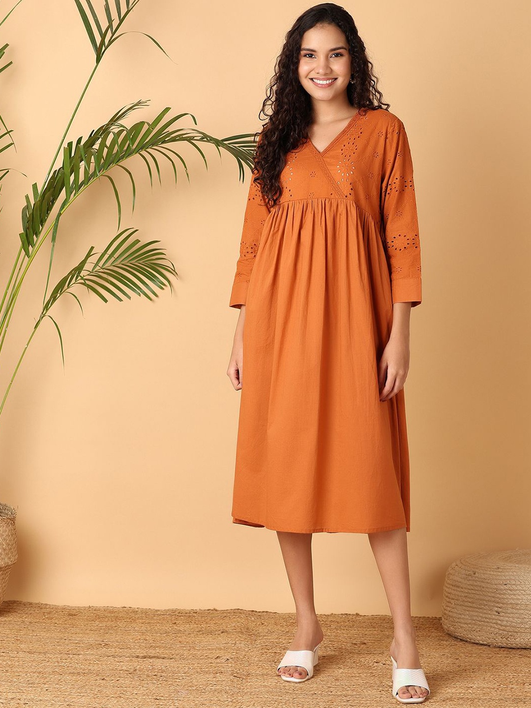 

UNLIMITED Women Thread Work Kurta, Rust