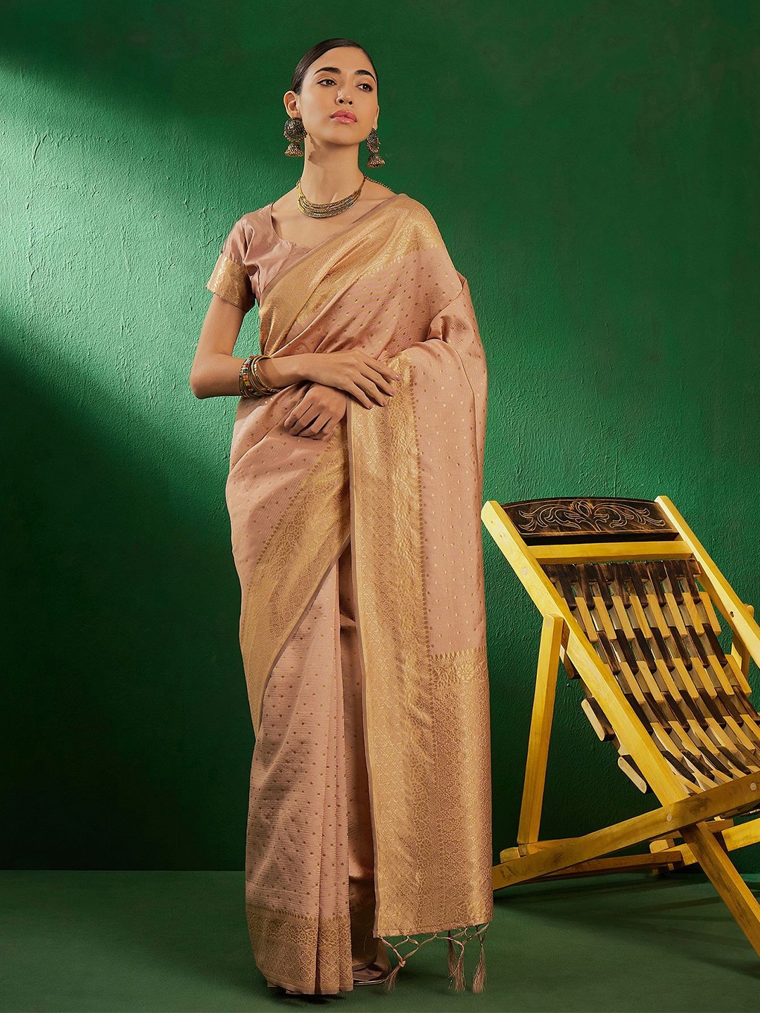 

DIVASTRI Woven Design Zari Designer Banarasi Saree, Peach
