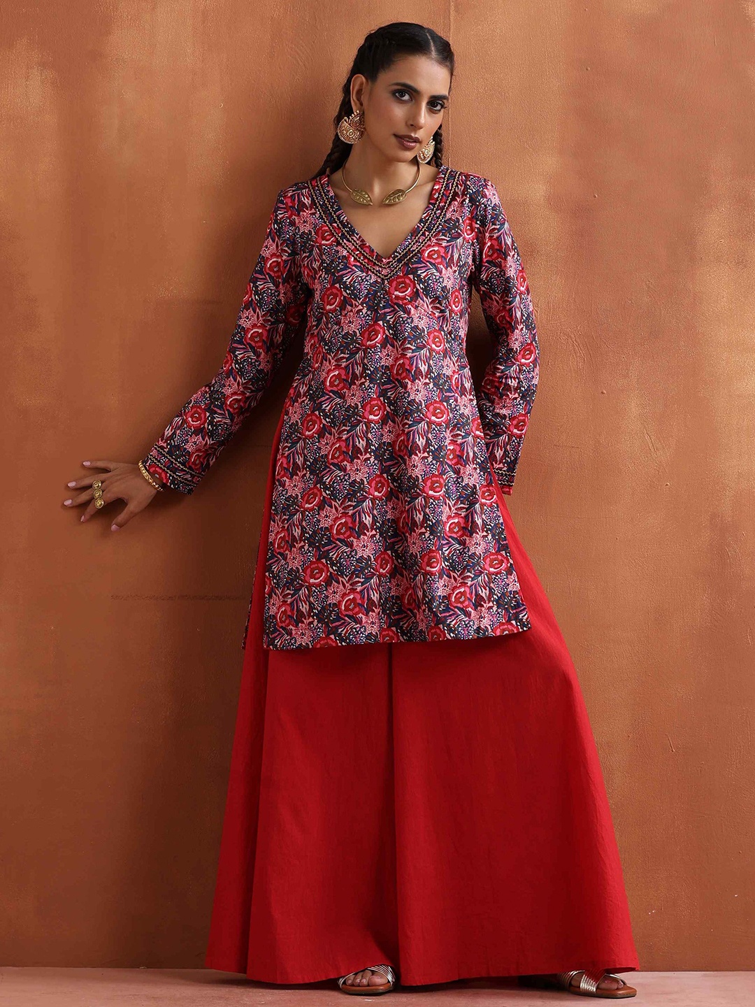 

trueBrowns Ethnic Motifs Printed Straight Pure Cotton Kurta with Sharara, Pink