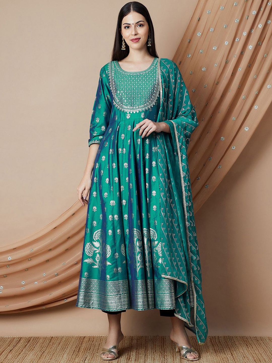 

Melange by Lifestyle Women Embroidered Kurta with Pyjamas & With Dupatta, Green