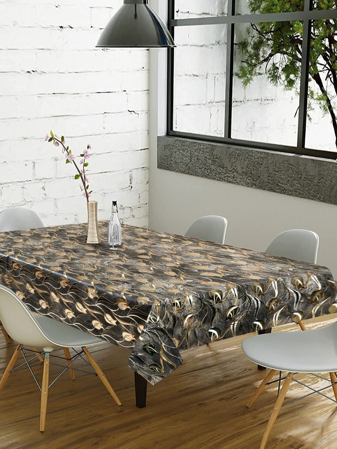 

LooMantha Brown & Gold Toned Floral Waterproof 6-Seater Table Cover