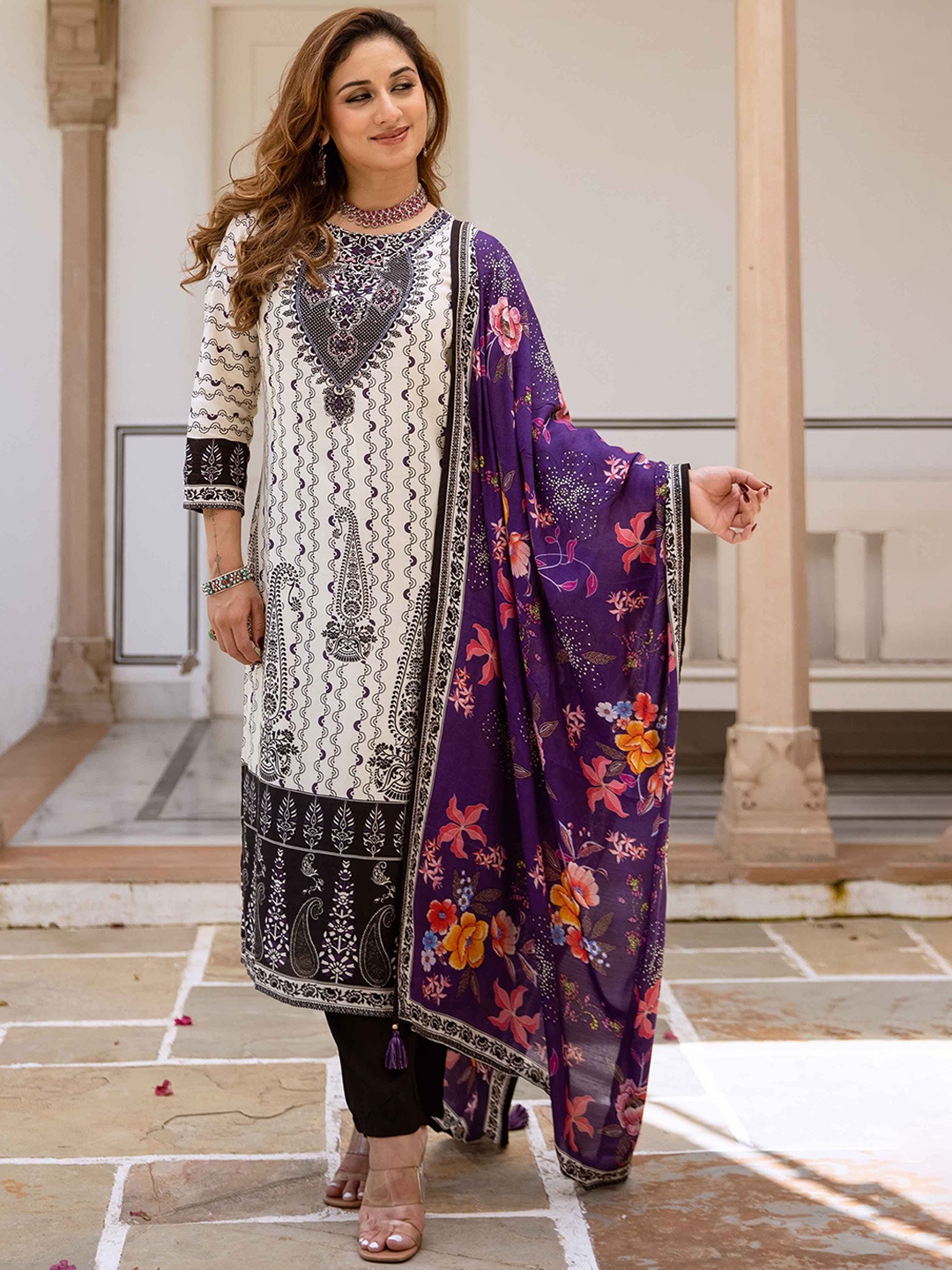 

Nehamta Women Floral Printed Regular Beads and Stones Kurta With Trousers & Dupatta, White