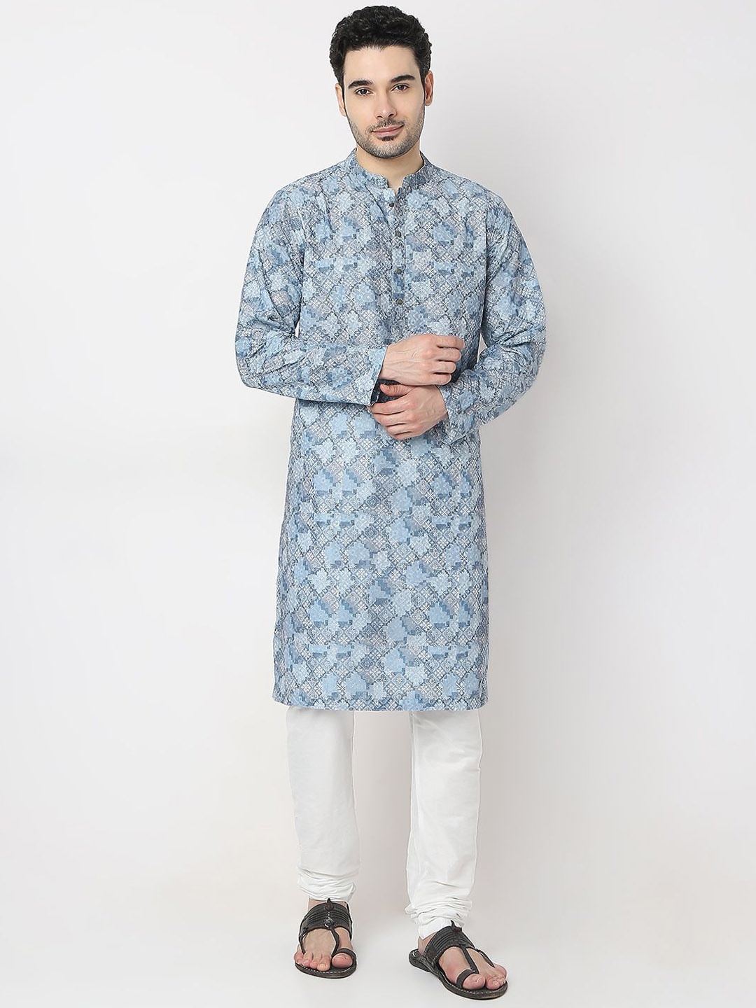

Ethnicity Men Floral Thread Work Kurta, Blue