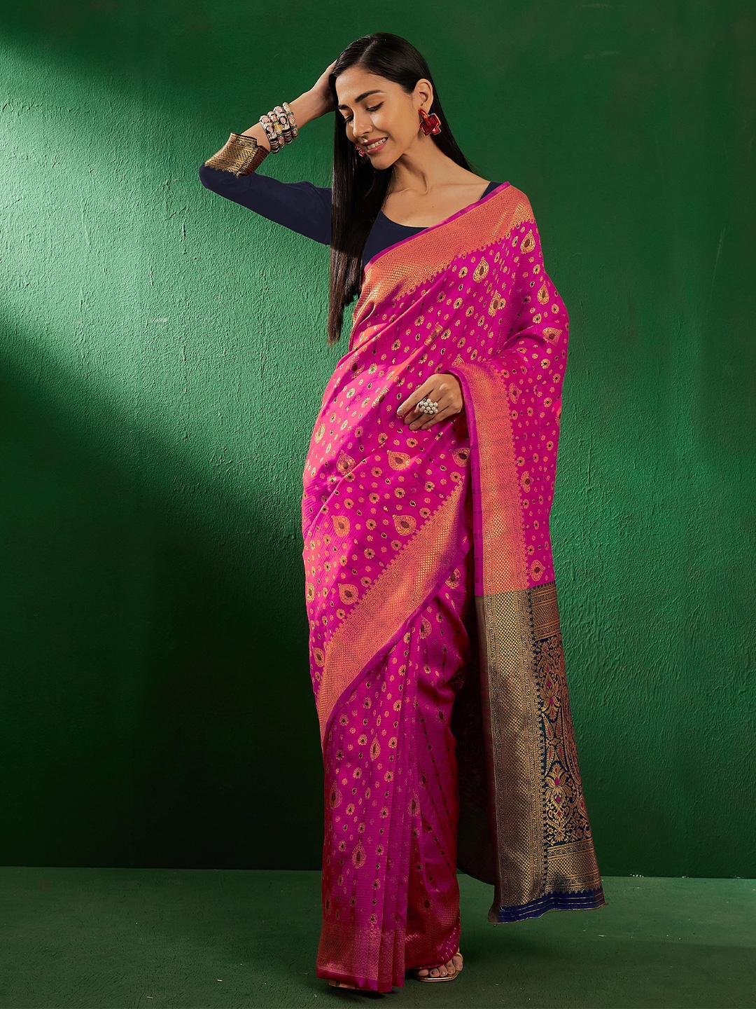 

DIVASTRI Woven Design Zari Designer Banarasi Saree, Pink