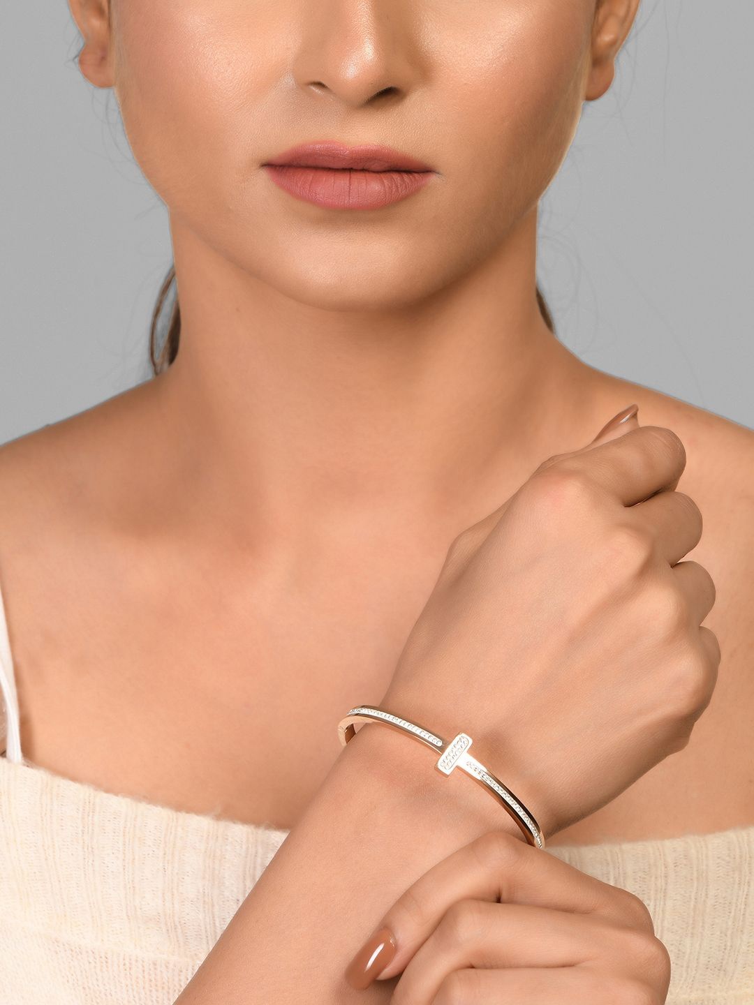 

KPOP Rose Gold-Plated Cubic Zirconia Bangle-Style Bracelet