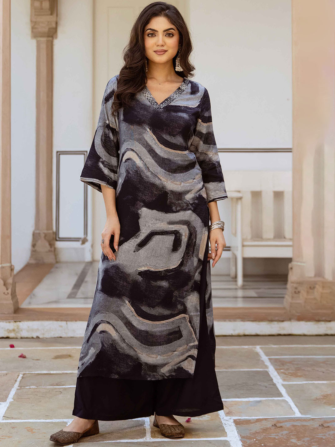 

Nehamta Women Printed Regular Beads and Stones Kurta with Palazzos, Navy blue