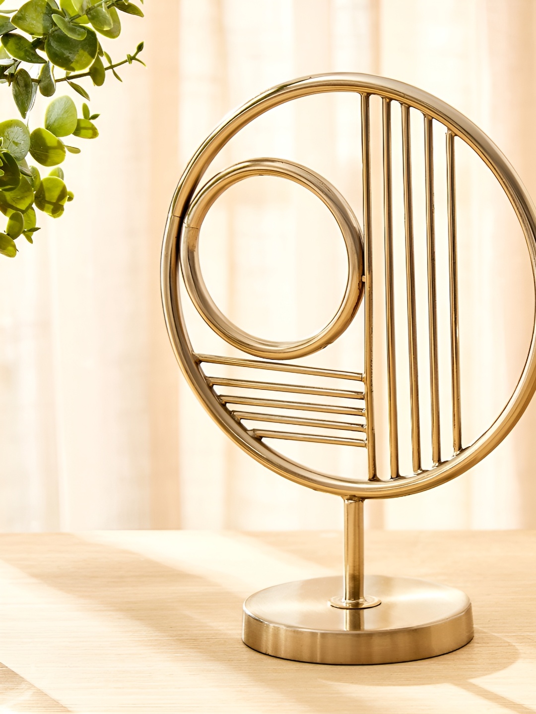 

Home Centre Splendid homeshores Gold-Toned Metal Curio Showpiece