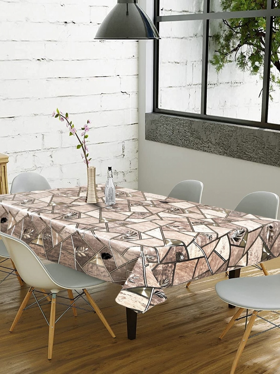 

LooMantha Brown & White Floral Waterproof 6-Seater Table Cover