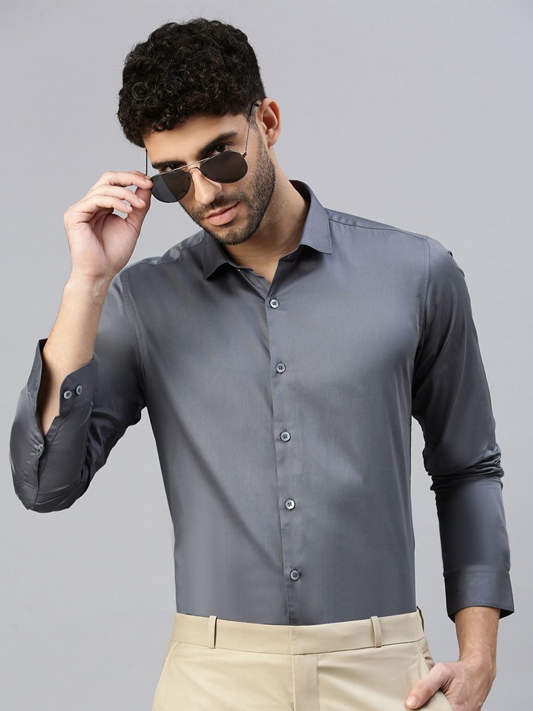 

ZEDD Men Spread Collar Solid Cotton Formal Shirt, Grey