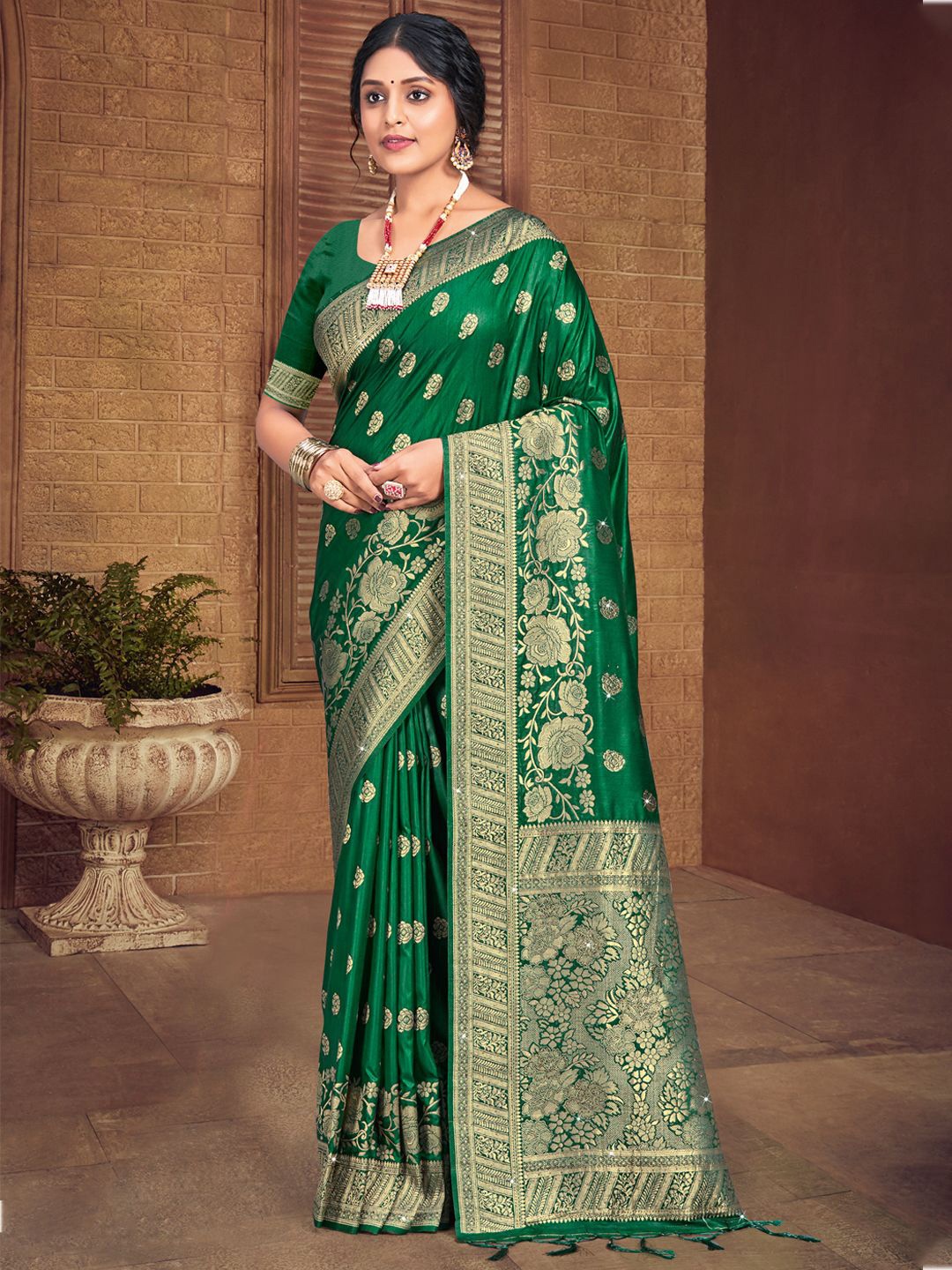 

SANGAM PRINTS Woven Design Zari Silk Blend Tussar Saree, Green