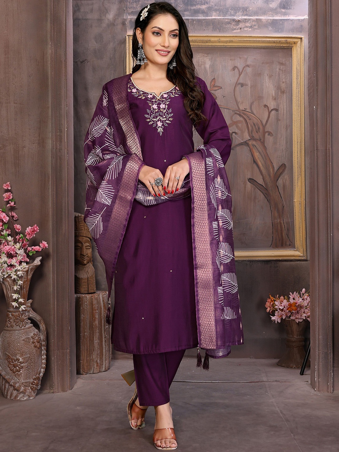 

VEDANT VASTRAM Women Floral Embroidered Regular Aari Work Kurta with Trouser & Dupatta, Purple