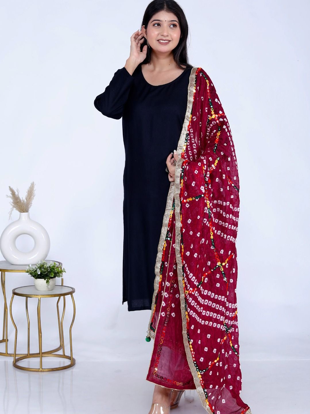

VL SAREES Women Bandhani Dupatta with Mirror Work, Maroon