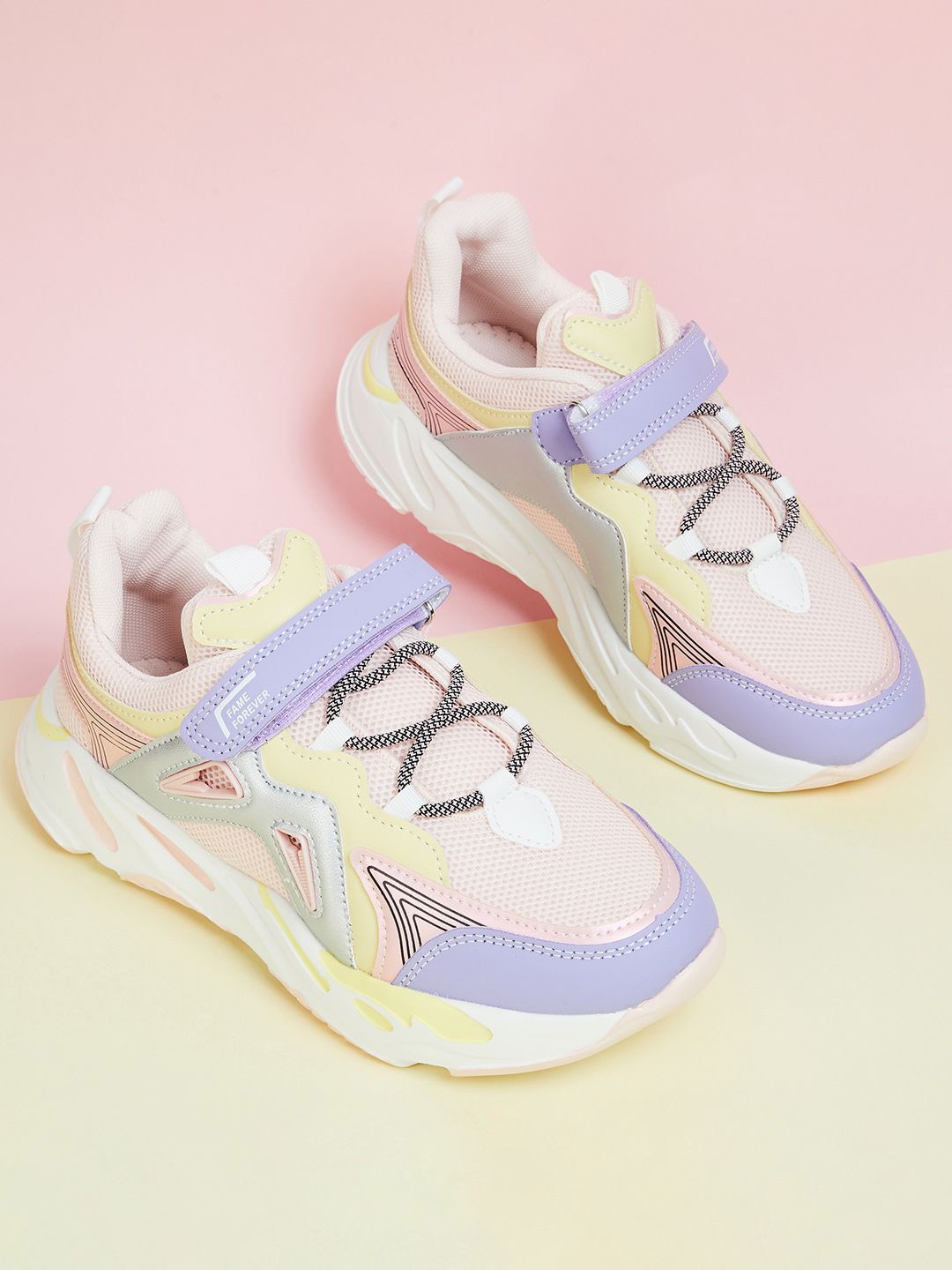 

Fame Forever by Lifestyle Girls Coloublocked Sneakers, Pink
