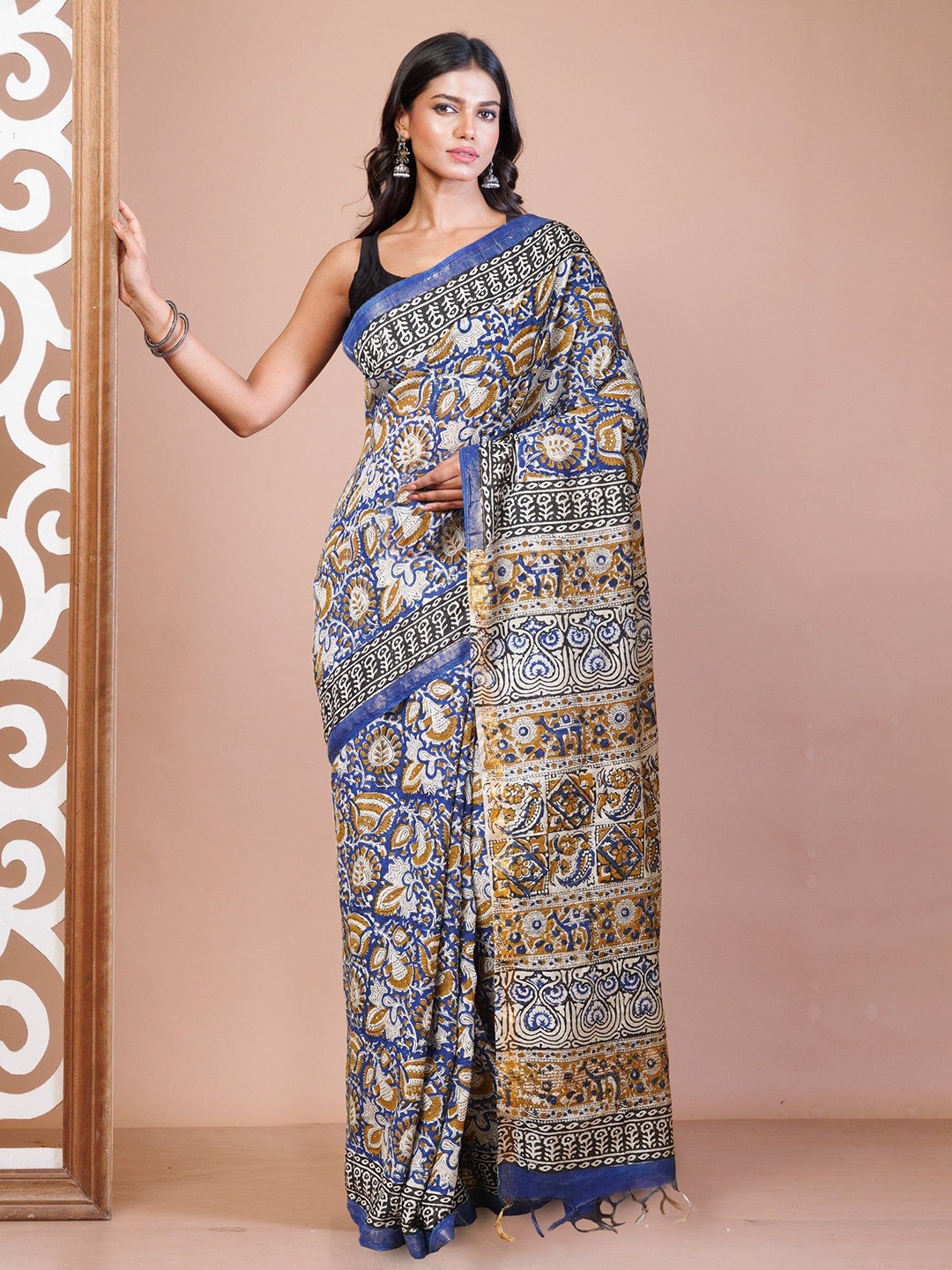 

Unnati Silks Floral Zari Handloom Bagru Saree, Blue