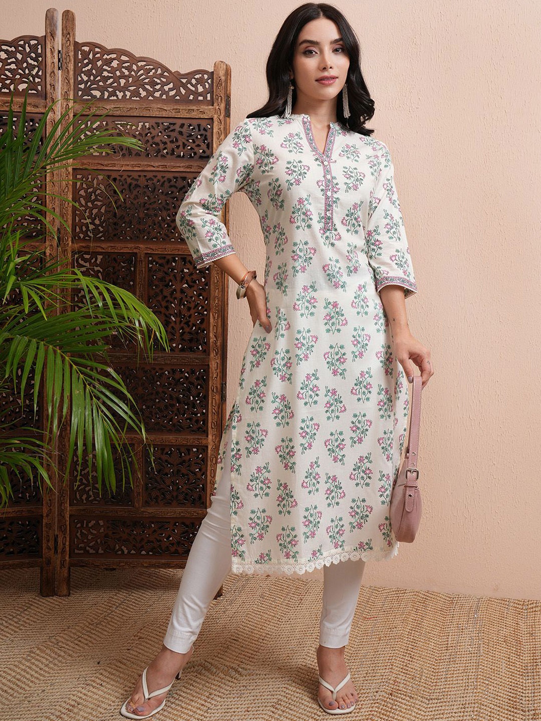 

Vishudh Women Floral Printed Floral Kurta, Cream
