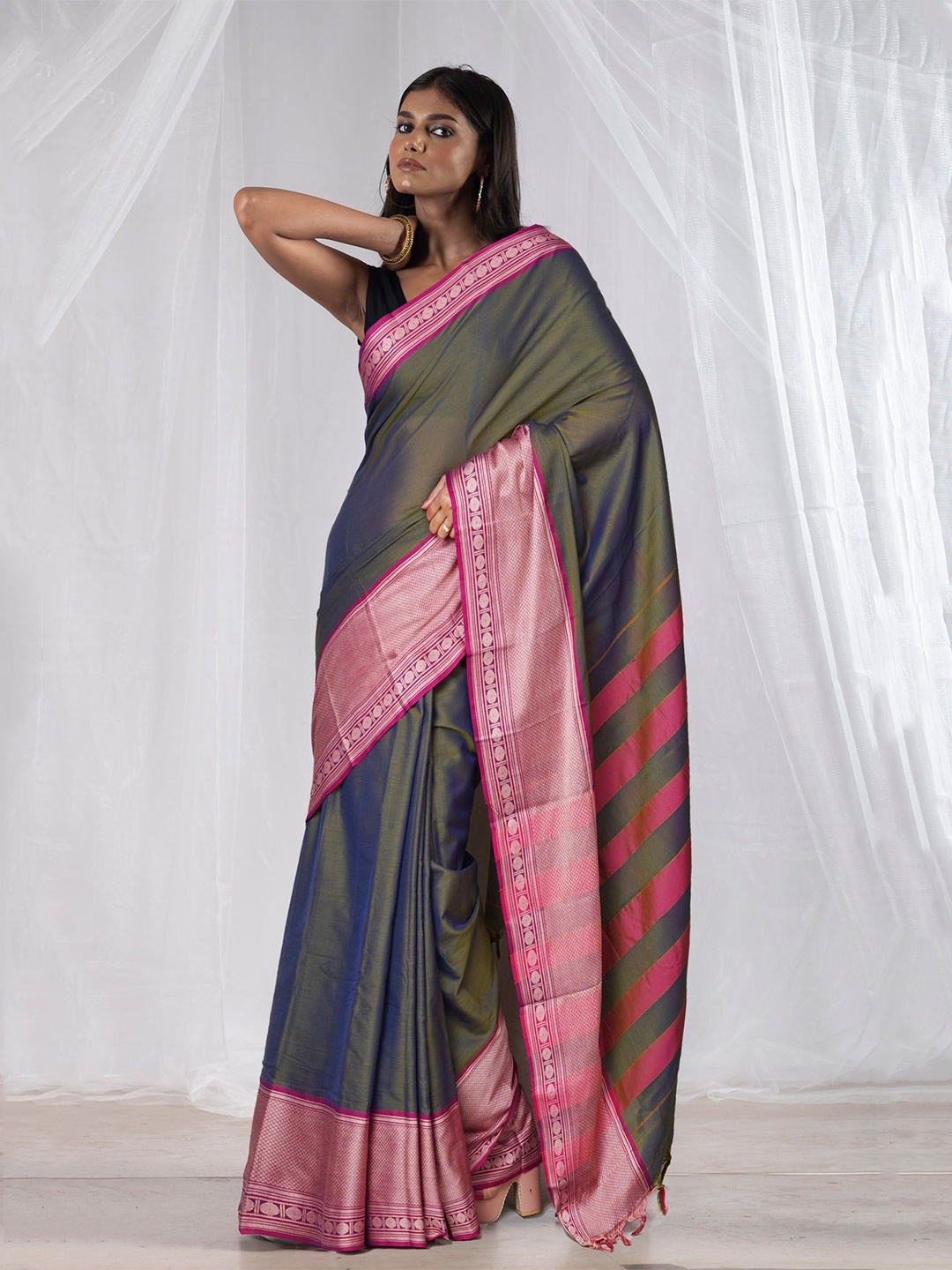 

Unnati Silks Zari Pure Cotton Handloom Narayan Peth Saree, Green
