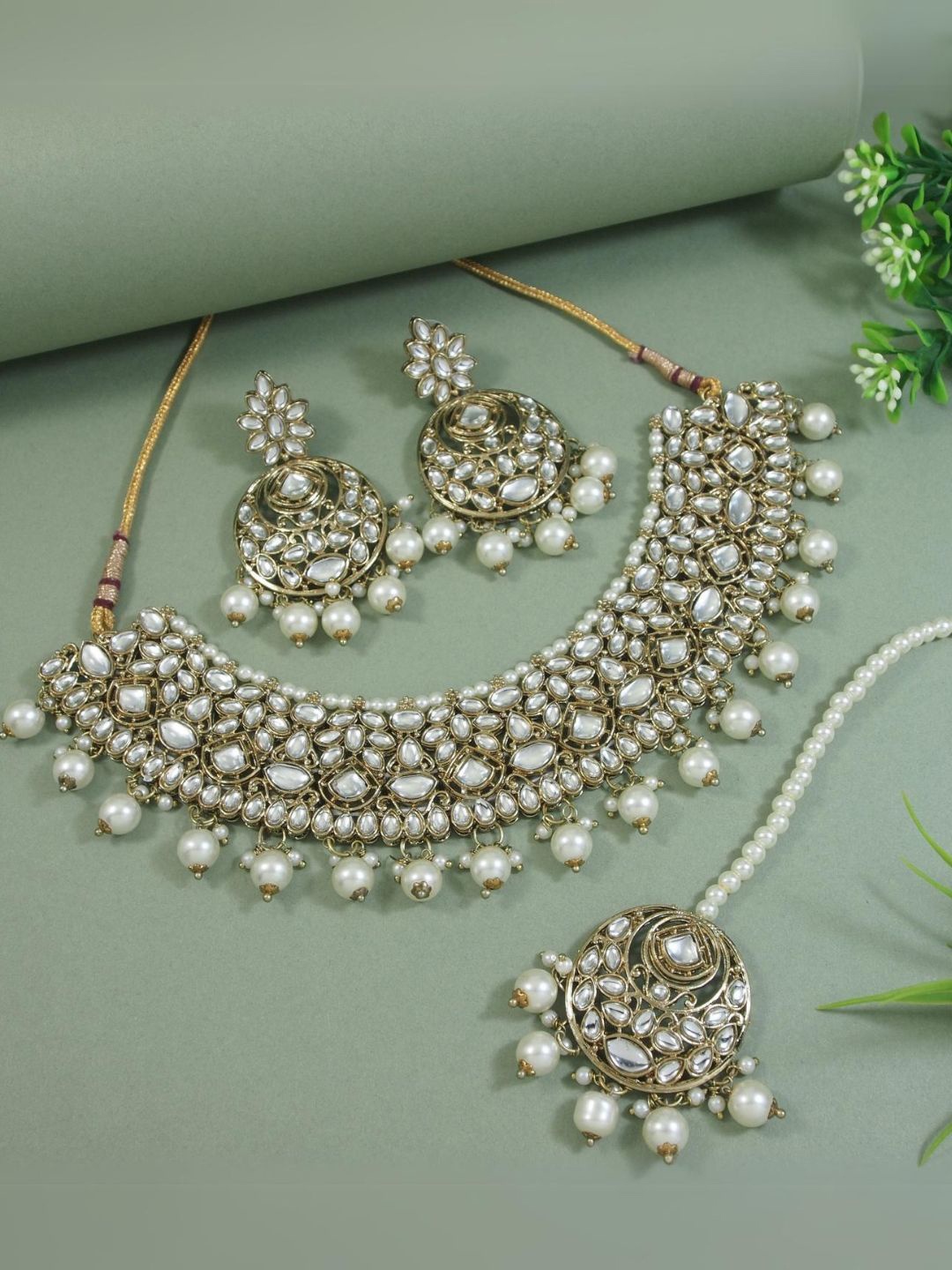 

I Jewels Gold Plated Kundan Studded & Pearls Beaded Jewellery Set