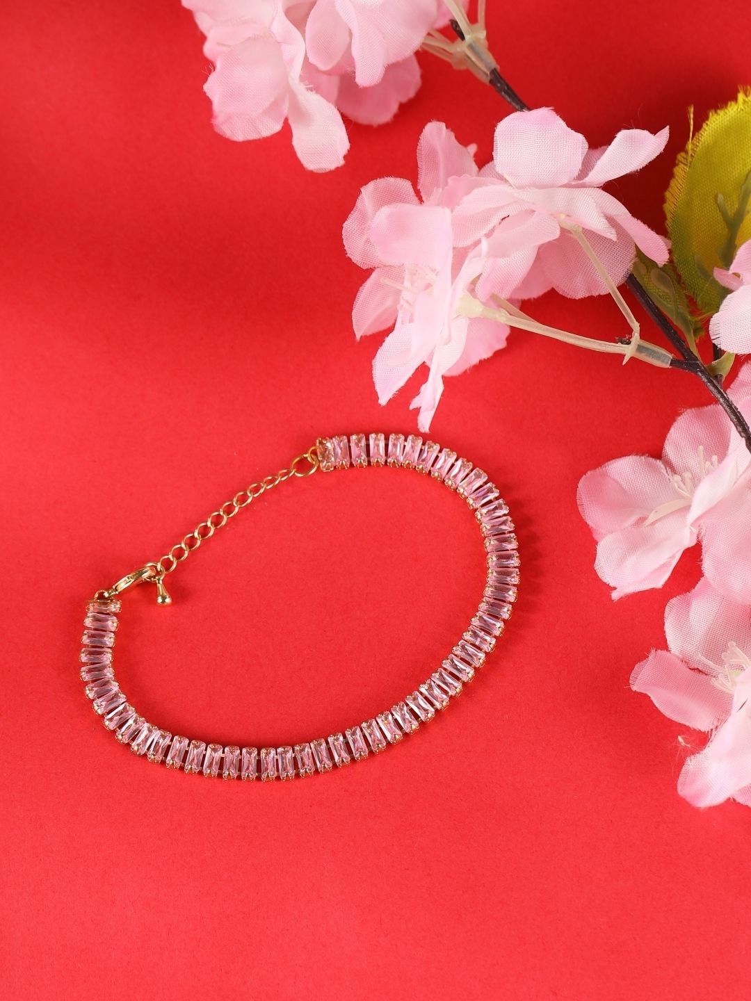 

KPOP Gold-Plated Rhinestone Studded Link Bracelet