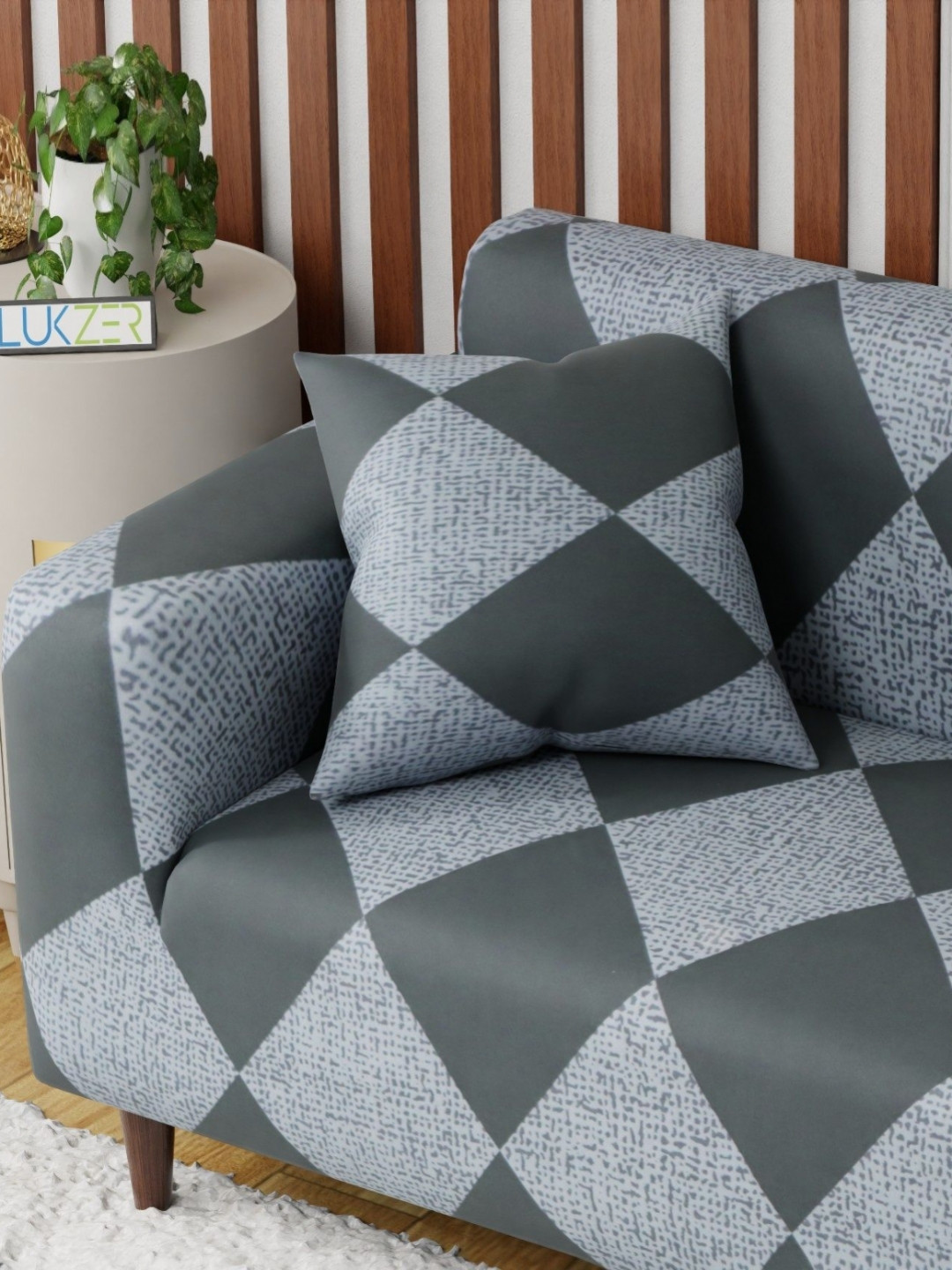 

Aura Grey & Black Printed 4 Seater Sofa Cover With Arms