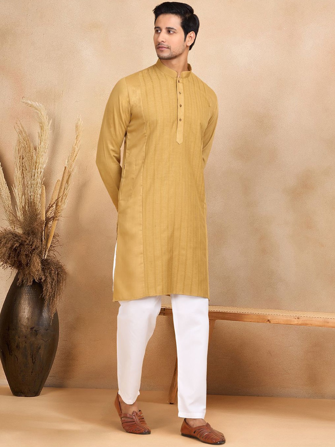 

KRAFT INDIA Men Striped Thread Work Pastels Kurta, Mustard