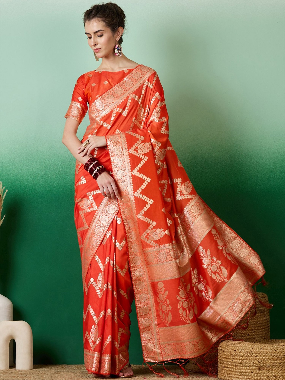 

Maroosh Floral Zari Silk Blend Fusion Banarasi Saree, Orange